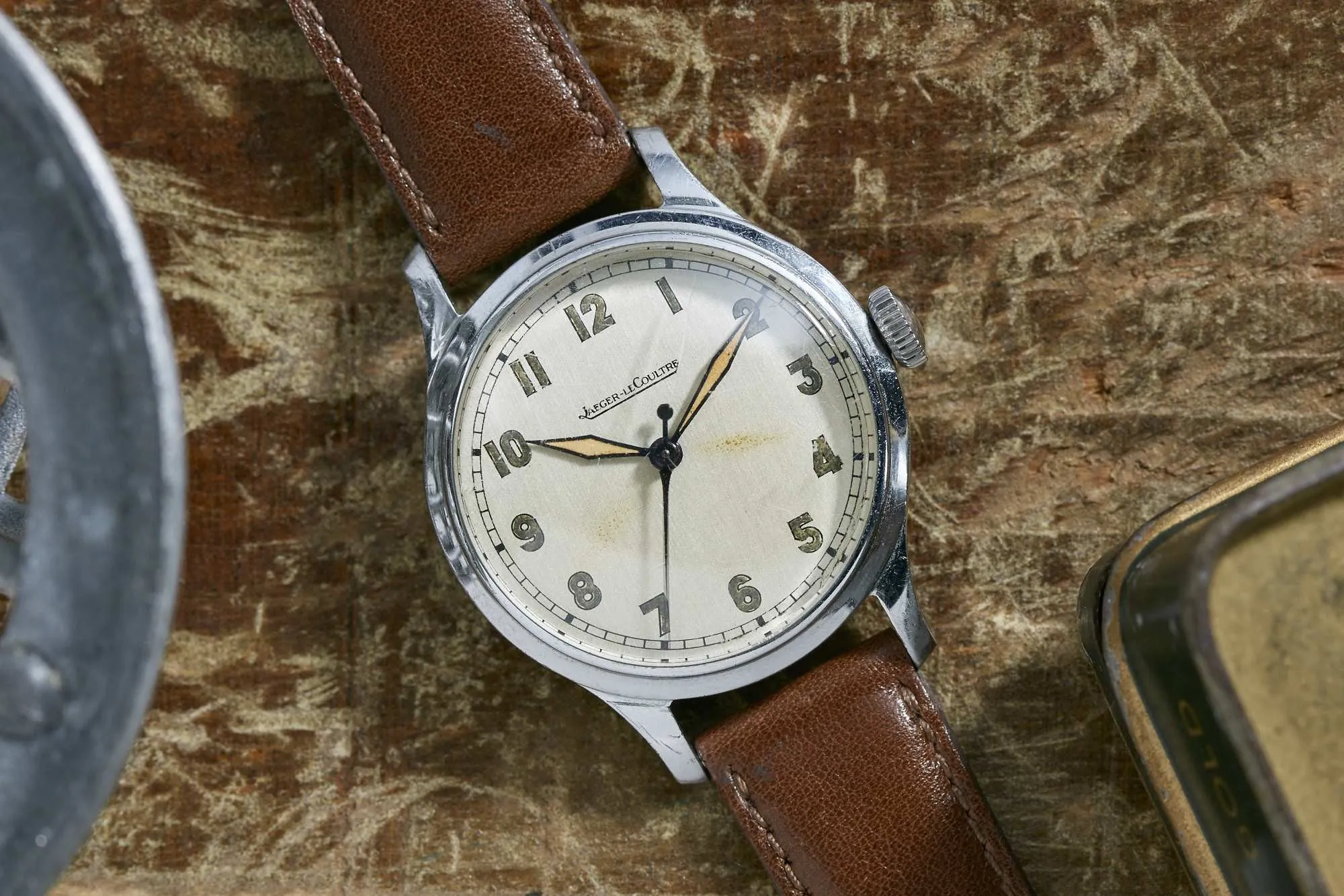 Jaeger-LeCoultre Reference 2892B with Extract from the Archives